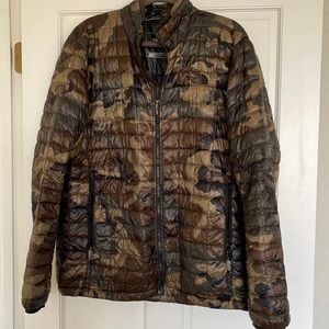 Mens North Face Thermoball Jacket. Size Mens XL. Great shape. Camo.